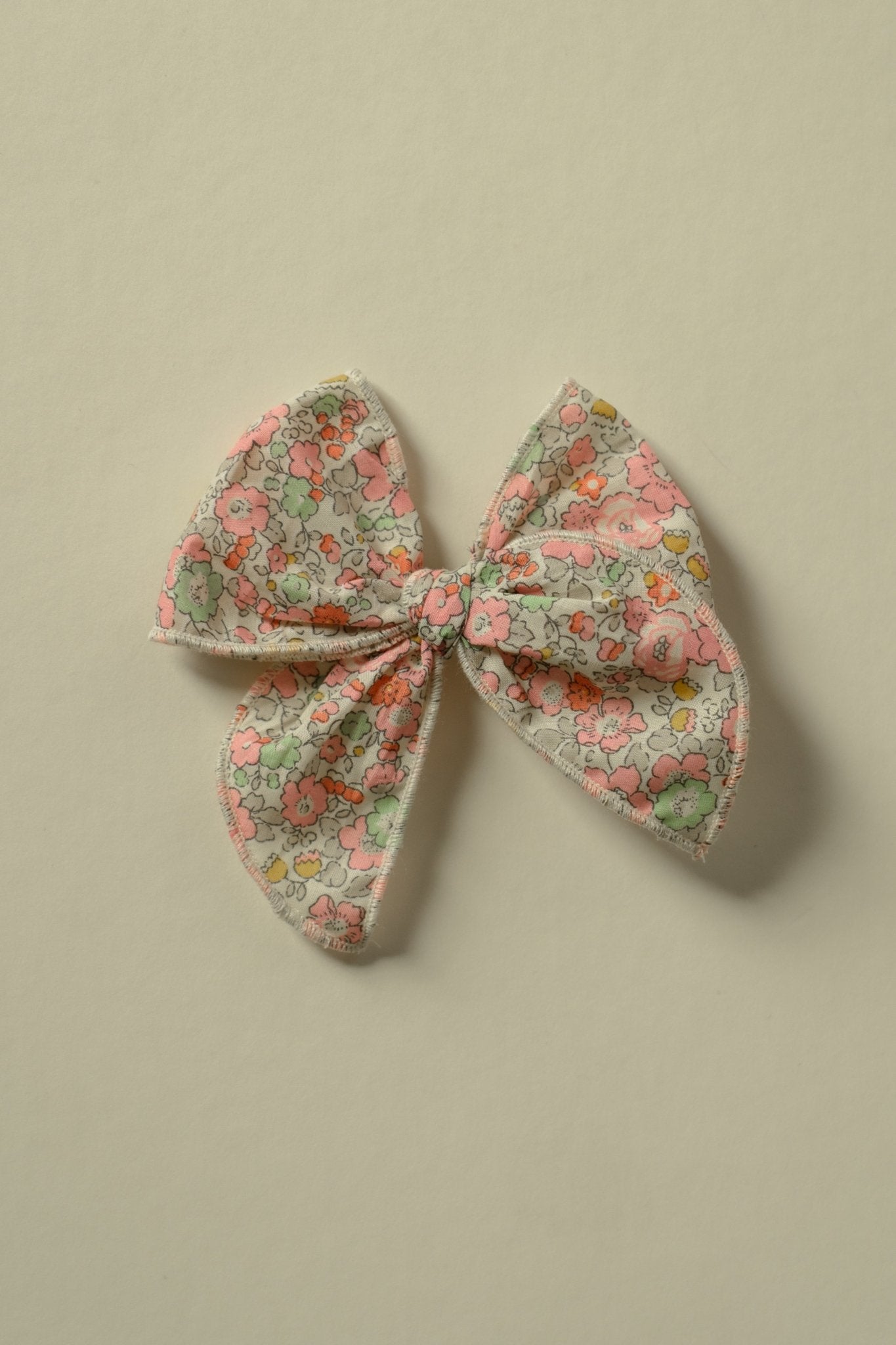 Small Fable Bow ~ Calliope - Renny & Blu