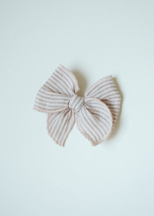 Small Fable Bow ~ Charlotte - Renny & Blu