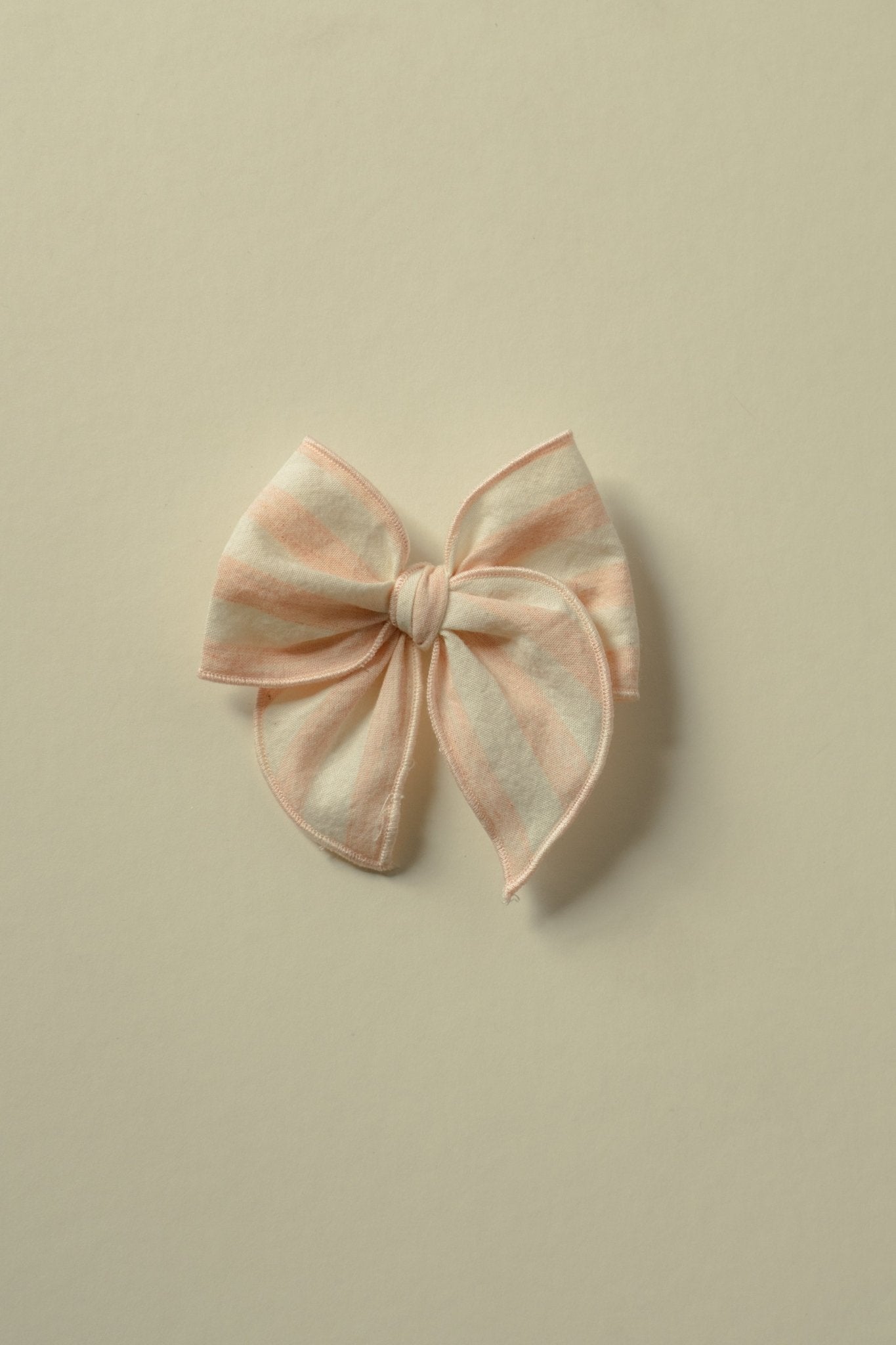 Small Fable Bow ~ Pippa - Renny & Blu